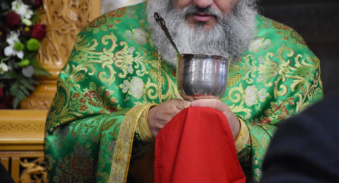 Αρχιεπίσκοπος Αμερικής: Αποχή από τη Θεία Λειτουργία λόγω κοροναϊού- Αμβρόσιος: Η Θεία Κοινωνία είναι…