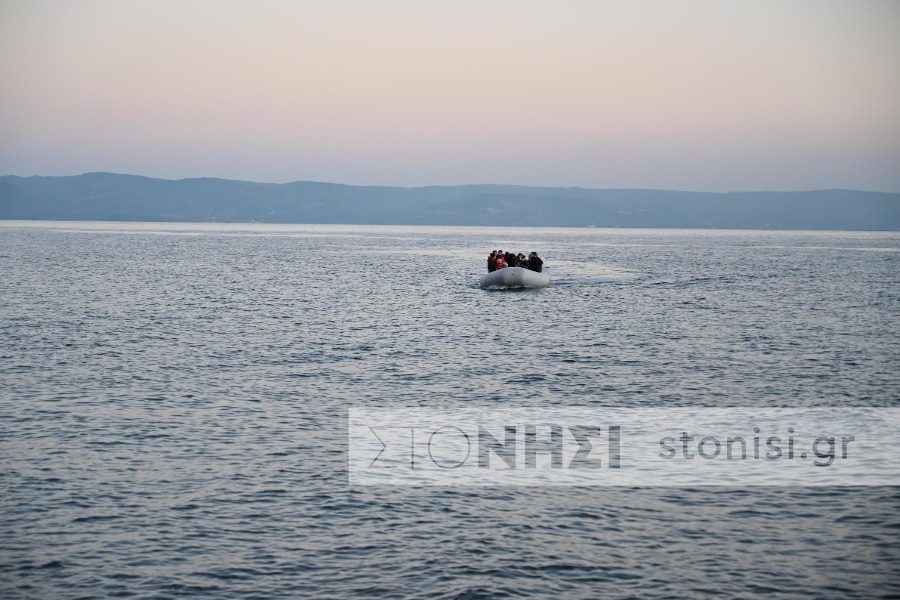 Νεκρό προσφυγόπουλο στη Μυτιλήνη- Επιχείρηση διάσωσης 48 μεταναστών- Οι διακινητές έσκισαν τη βάρκα