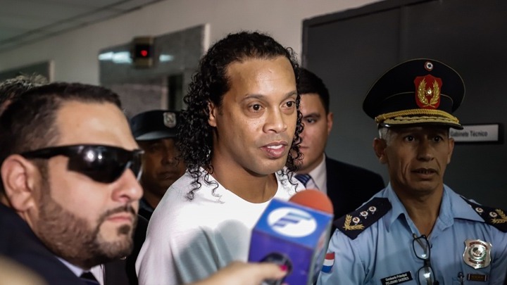 Συνελήφθη ο Ροναλντίνιο για απόπειρα εισόδου στην Παραγουάη με πλαστό διαβατήριο