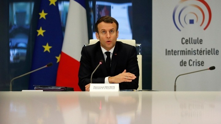 Ο Μακρόν απείλησε τον Τζόνσον με απαγόρευση εισόδου Βρετανών στην Γαλλία αν δεν λάμβανε…