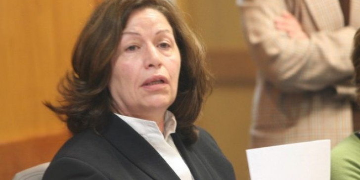 Ο πολιτικός κόσμος αποχαιρετά την Χαρά Τζαναβάρα