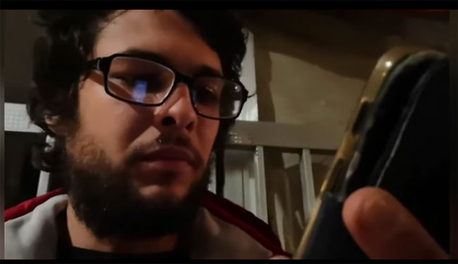 Viral το βίντεο νεαρού YouTuber που τηλεφωνεί στον ΕΟΔΥ και του λένε πως είναι…