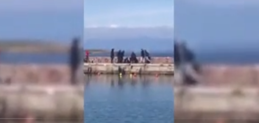 Λέσβος: Ο Independent δημοσίευσε βίντεο με τον ξυλοδαρμό του ρεπόρτερ Michael Trammer&hellip;