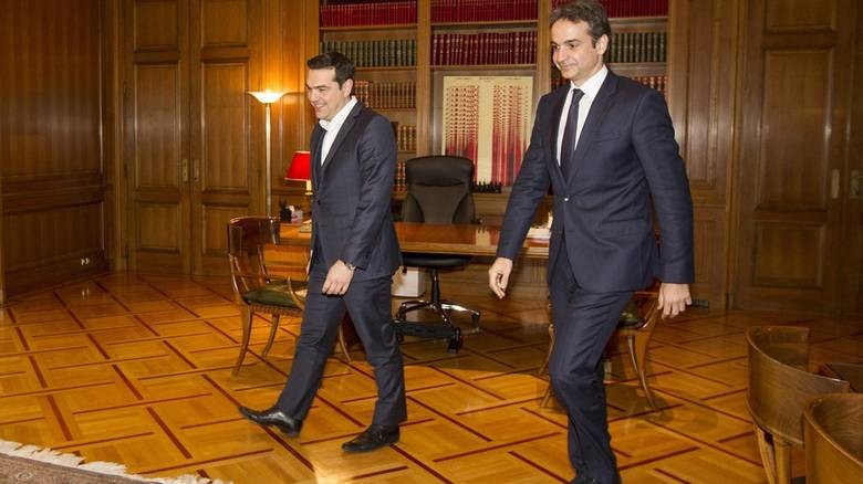 Στις 6 το απόγευμα, με βιντεοκλήση, η επικοινωνία Μητσοτάκη- Τσίπρα