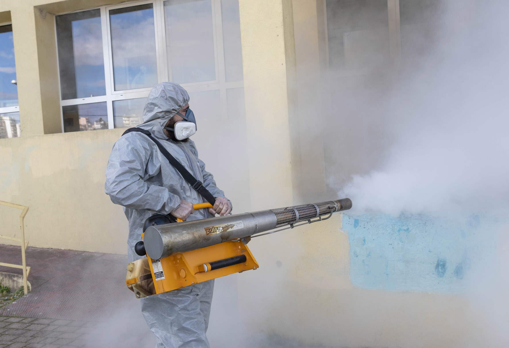 Μεγαλώνει η λίστα με τα κρούσματα και τα κλειστά σχολεία- Αναμένεται “οδηγία” του ΠΟΥ…