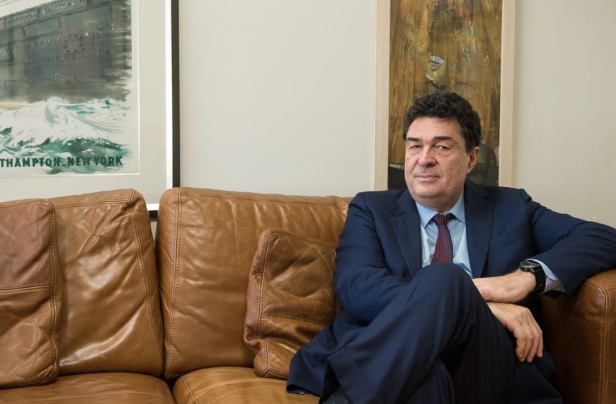 Ο Αλέξης Παπαχελάς ανακοίνωσε ότι προσβλήθηκε από κοροναϊό – Το άρθρο στην Καθημερινή