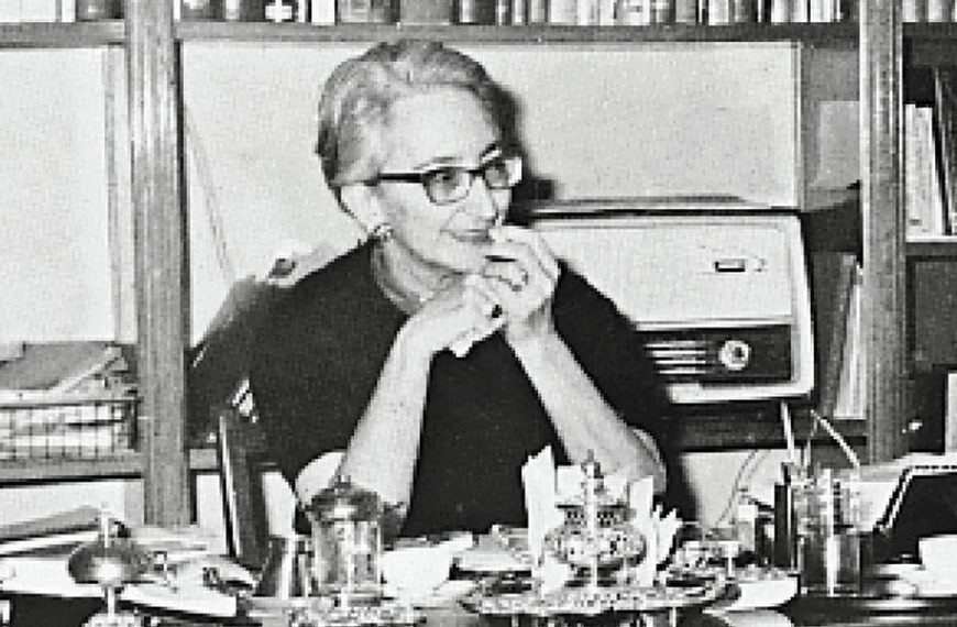 Έξι ιστορικά κείμενα της Ελένης Βλάχου για την Χούντα (pdf)