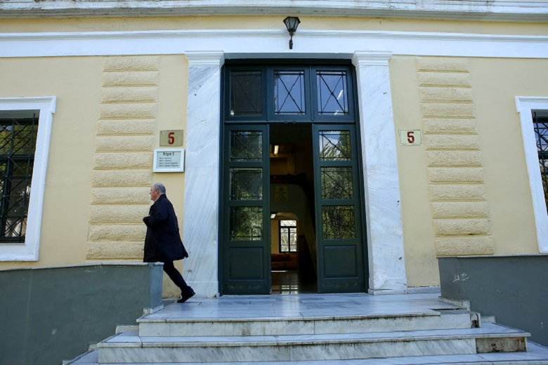 Διαφωνία δικηγόρων για την επαναλειτουργία των δικαστηρίων