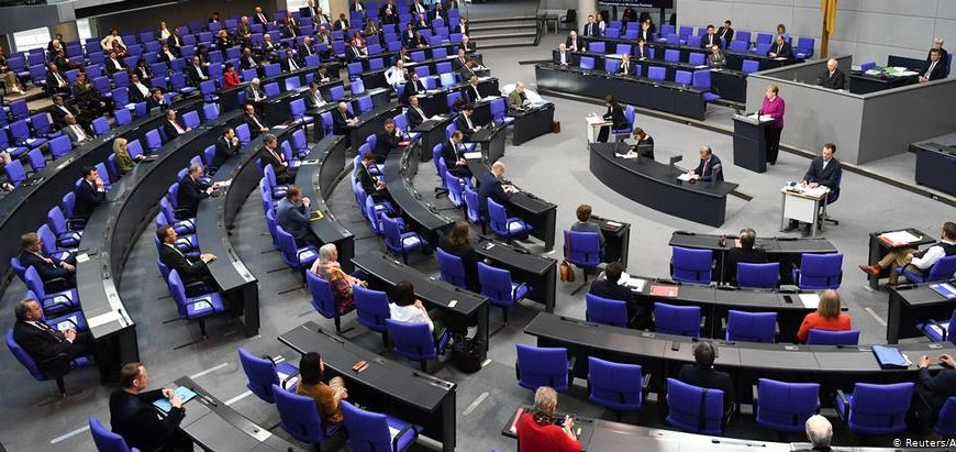 SZ: Η Γερμανία πρέπει να κινηθεί γενναία, όχι όπως με την Ελλάδα&hellip;