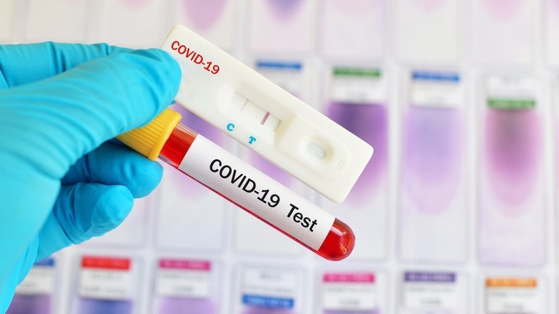 Στα Επείγοντα των νοσοκομείων τα “rapid tests” για τον κοροναϊό