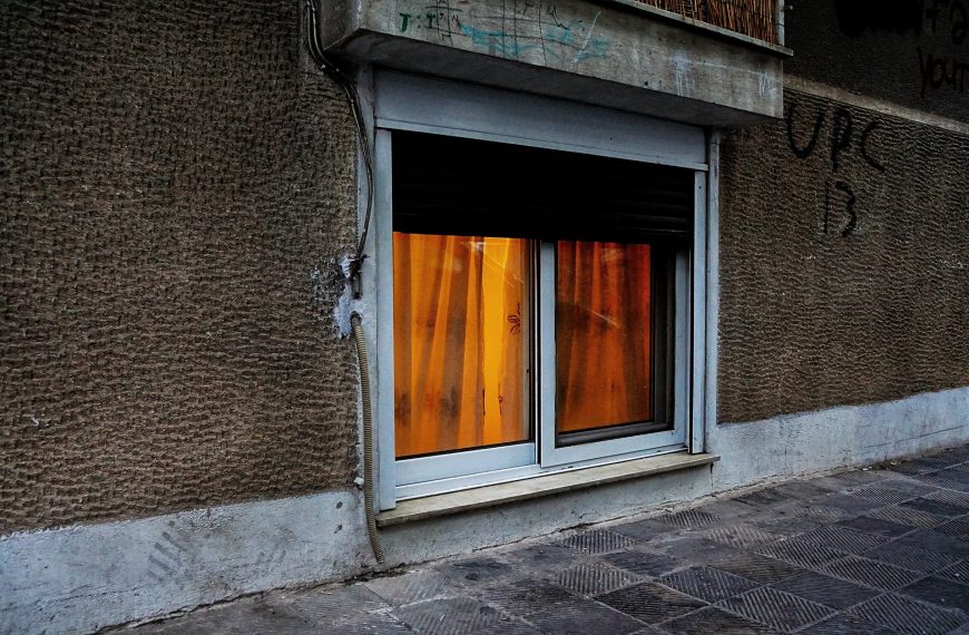 Ένα κείμενο- γροθιά: Δεν είναι όλες οι καραντίνες ίδιες…