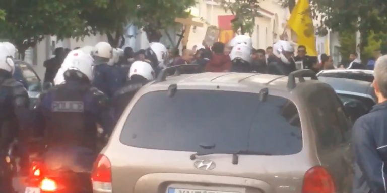 Ενταση στον Κορυδαλλό: Χρυσαυγίτες με επικεφαλής τον Ηλία Παναγιώταρο απαιτούσαν να γίνει περιφορά επιταφίου