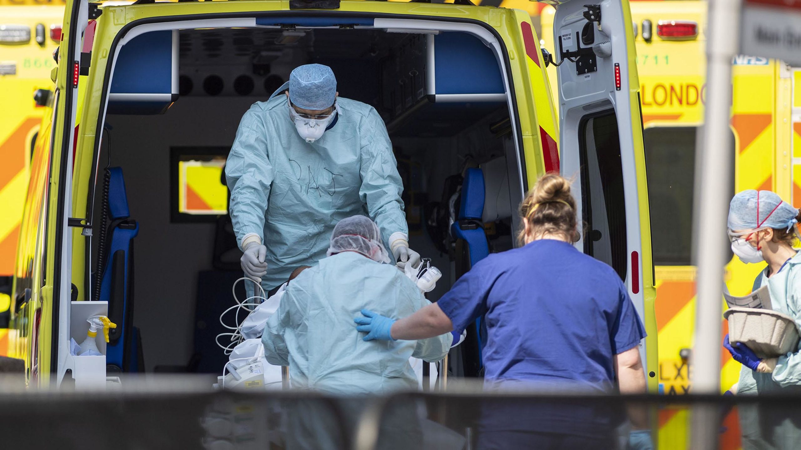 Επικεφαλής NHS (Βρετανία): Η μάχη με τον κοροναϊό θα είναι μαραθώνιος, όχι σπριντ