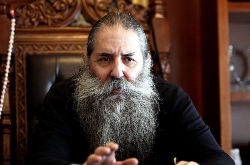 Μητροπολίτης Πειραιώς για τον ιερέα στο Κουκάκι: Η Θεία Κοινωνία δεν έχει απαγορευτεί και…