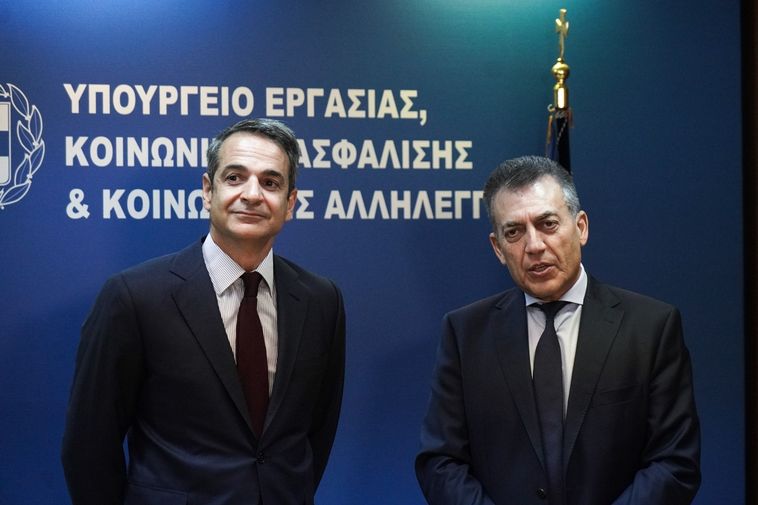 Ο Βρούτσης στο στόχαστρο- Σκληρή επίθεση ΣΥΡΙΖΑ- Ανάστατοι οι δικηγόροι- Αιχμές ακόμα και από…