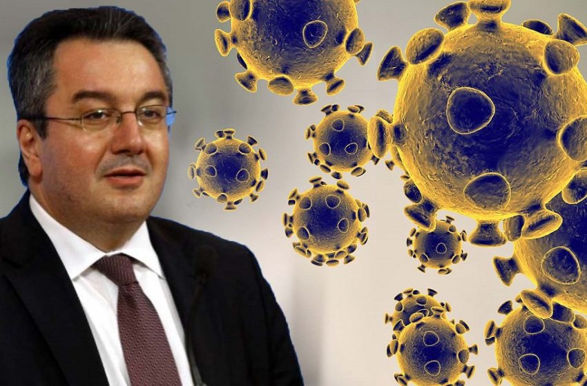 Μόσιαλος: Οι τρεις προϋποθέσεις για να αποκλιμακωθούν οι περιορισμοί για τον κοροναϊό