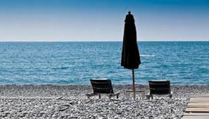 Ανοίγουν από το Σάββατο οι οργανωμένες παραλίες