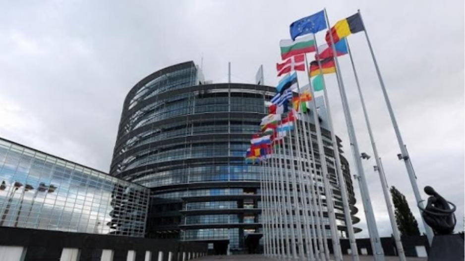 Έκδοση ευρωομολόγων με εγγύηση της Κομισιόν για την αντιμετώπιση της κρίσης ζητά το Σπινέλι…