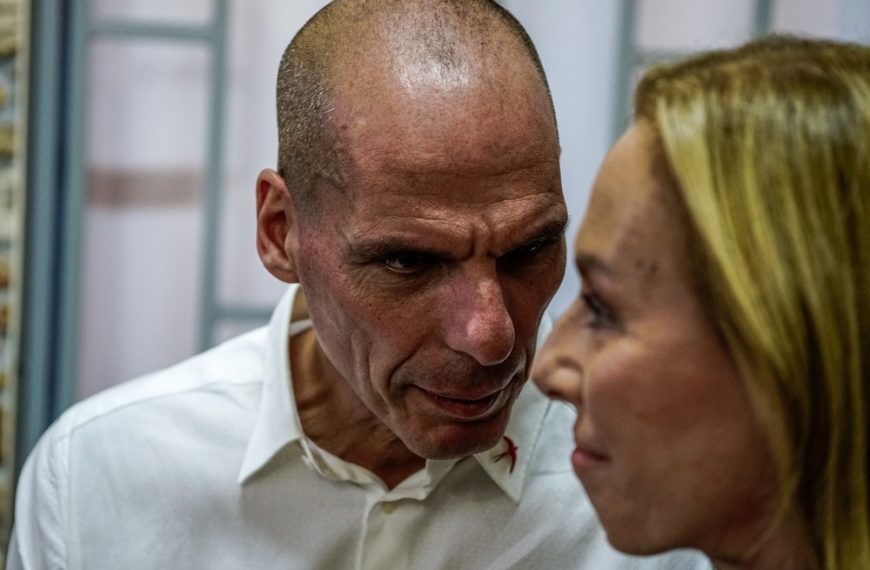 Διαπληκτισμοί Βαρουφάκη με λιμενικούς στην Αίγινα για την καραντίνα- Κινήθηκε η σχετική&hellip;