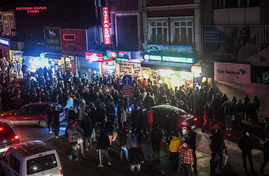 Απίστευτες εικόνες χάους στην Τουρκία μετά το lockdown (vid)