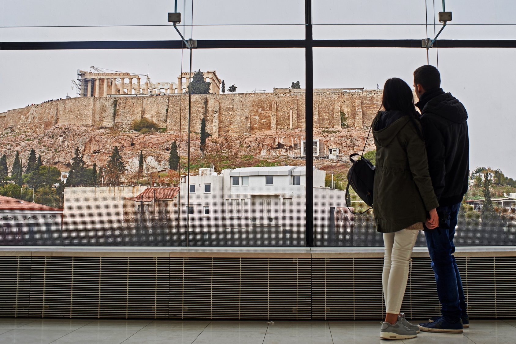“Χάος” στο υπουργείο Τουρισμού- Οι κόντρες Θεοχάρη- Κόνσολα και η γκάφα-“μνημείο” από τον Λούλη