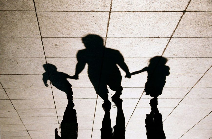 Η εφορία “τιμωρεί” τις οικογένειες με 2 παιδιά