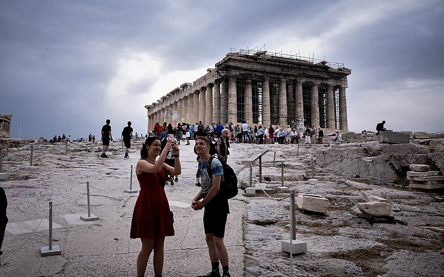 Καθηγητής Σύψας: Υπάρχει σχετικός κίνδυνος εισόδου τουριστών που είναι φορείς-Θα ζούμε με μέτρα για…