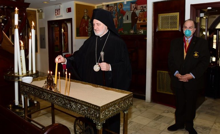 Με λαβίδες μιας χρήσης η Θεία Κοινωνία στην Αρχιεπισκοπή Αμερικής