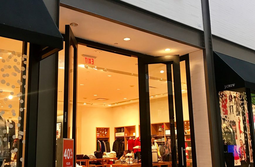 Μετά την πανδημία: Πτώχευση για τον κολοσσό λιανικού εμπορίου J.Crew- Μαζικές απολύσεις&hellip;