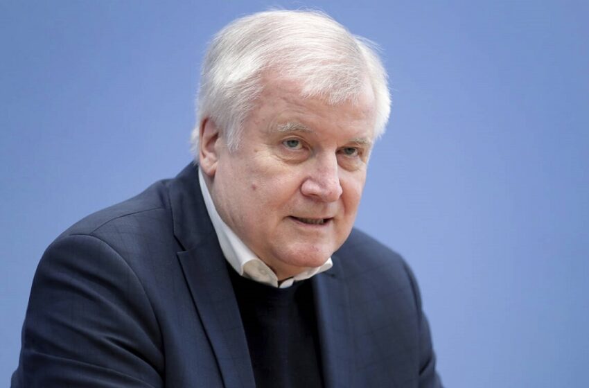 Ζεεχόφερ: Δεν έχουμε καμία συμφωνία με την Ελλάδα για ελεύθερη μετακίνηση