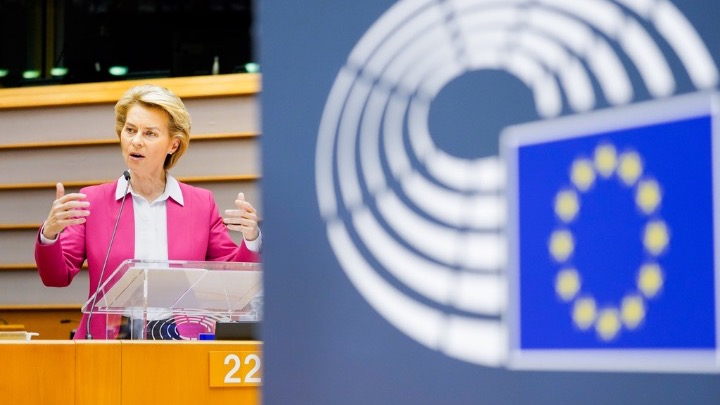 Πρόεδρος Κομισιόν: Να παραμερίσουμε τις προκαταλήψεις, να στηρίξουμε το Ταμείο Ανάκαμψης