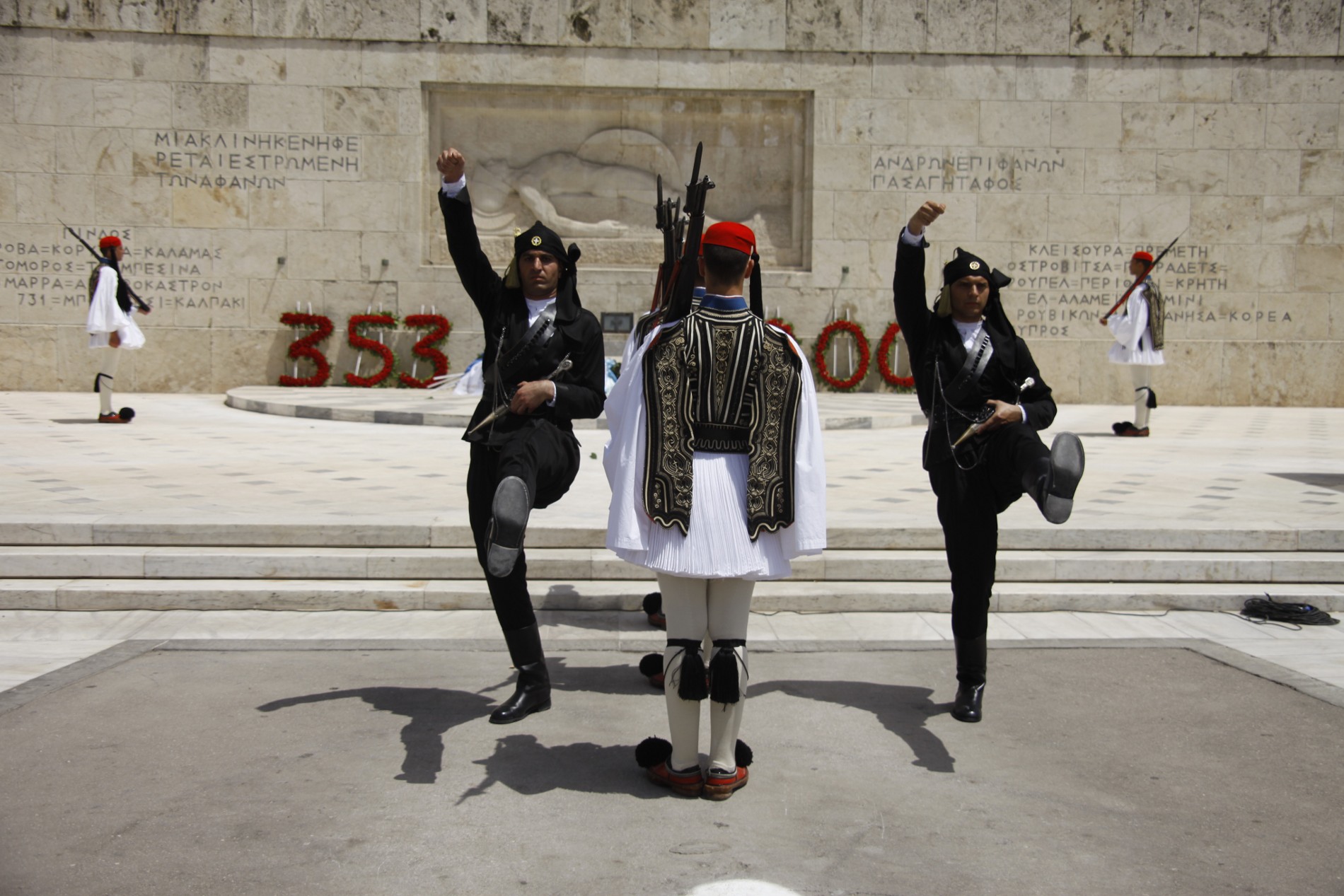 Ημέρα τιμής στους Έλληνες του Πόντου και μνήμης της Γενοκτονίας- Φωταγωγείται η Βουλή