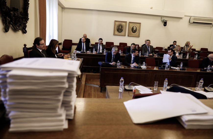 Σε πρόωρες εκλογές με Novartis; -Γιατί επισπεύδει το Μαξίμου