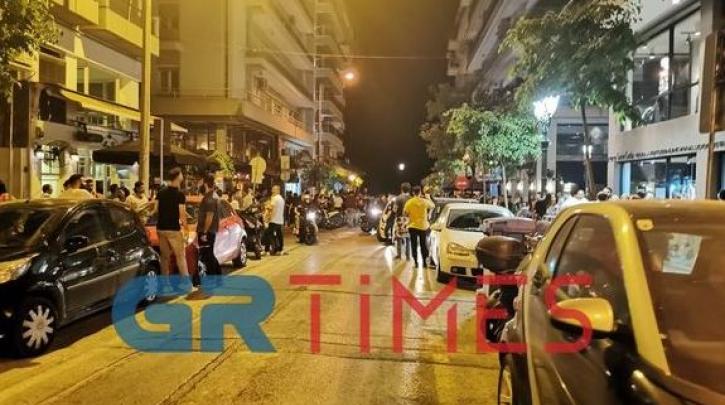 Νέα επέμβαση της αστυνομίας για «συνωστισμό» σε καταστήματα take away (video)