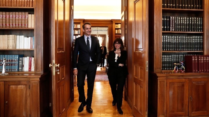Στο Προεδρικό Μέγαρο, την Δευτέρα, ο πρωθυπουργός