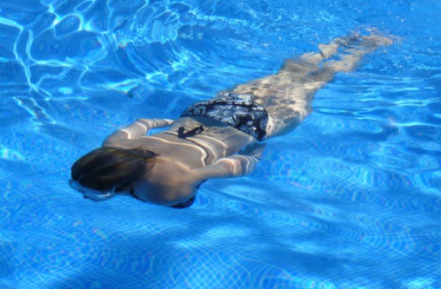 Τα μέτρα που σχεδιάζονται για τις πισίνες και τις παραλίες- Τι αναφέρουν οι επιστήμονες