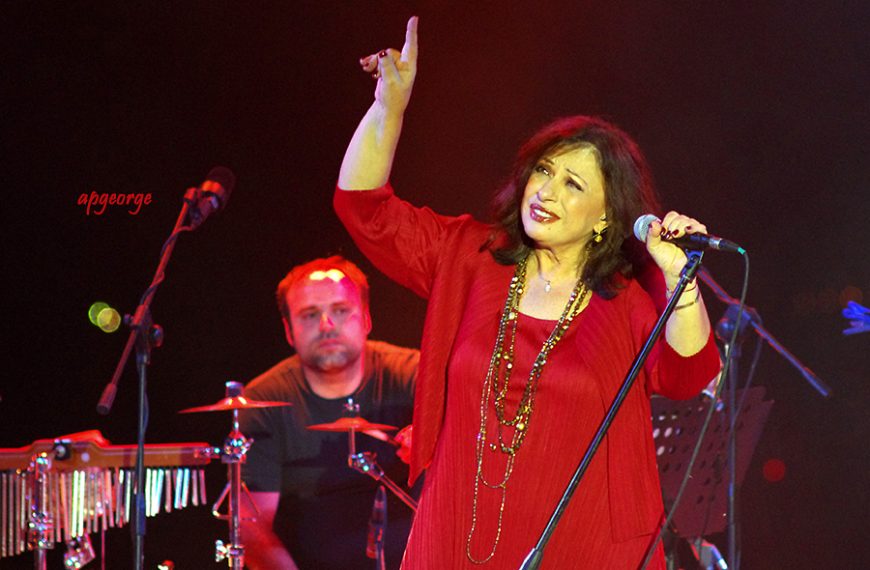 Φωνές που γερνάνε με αξιοπρέπεια και μένουν για πάντα εδώ…