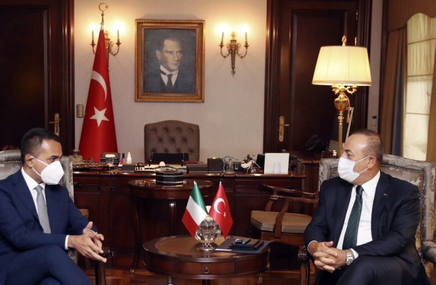 Τσαβούσογλου: Είμαστε έτοιμοι για συνεργασία με Ελλάδα και Ιταλία στην ανατολική Μεσόγειο