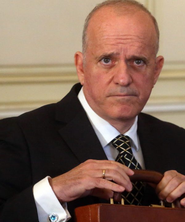 Λούλης αλά Διαματάρης – Δεν διαθέτει αναγνωρισμένο πτυχίο – ΣΥΡΙΖΑ: Άμεσα παραίτηση