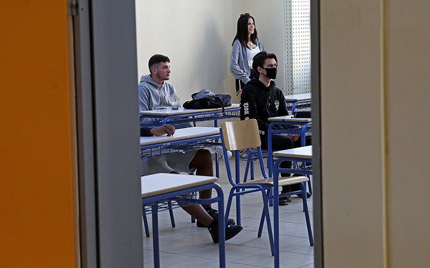 Πρεμιέρα Πανελλαδικών για 100.000 υποψηφίους- Το πρόγραμμα και τα μέτρα προστασίας