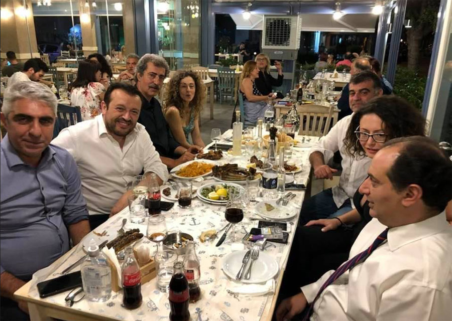 Ποια κορυφαία στελέχη του ΣΥΡΙΖΑ είπαν “χρόνια πολλά” στον Παύλο Πολάκη στους “Ψαρομεζέδες” στο…