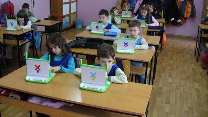 Τη δωρεά 400 τάμπλετ εξασφάλισε ο δήμος Χαϊδαρίου για τους μαθητές της πόλης