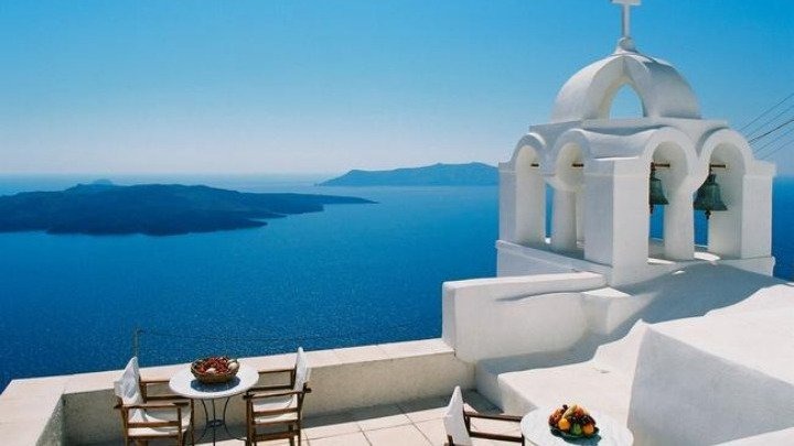 Μήνυμα Μητσοτάκη από την Σαντορίνη για ασφαλή επανεκκίνηση του τουρισμού