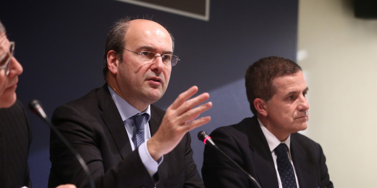 Χατζηδάκης: Πρόγραμμα εθελούσιας εξόδου στη ΔΕΗ για πάνω από 5.000 εργαζόμενους