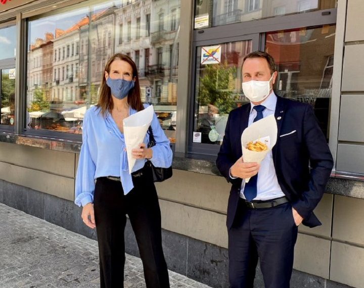 Σύνοδος Κορυφής: Τέσσερις πρωθυπουργοί έκαναν διάλειμμα για… τηγανητές πατάτες