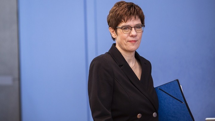 Υπουργείο Άμυνας Γερμανίας: Ναι, η Μέρκελ παρενέβη για την αποκλιμάκωση της έντασης Ελλάδας-Τουρκίας