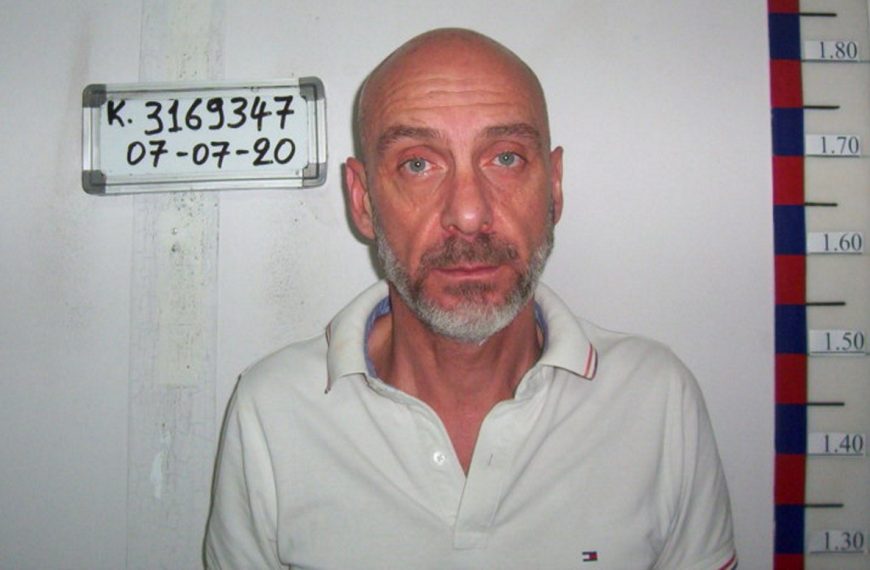 Αυτός είναι ο δάσκαλος που αποπλάνησε 14χρονη μαθήτρια στην Ερέτρια (Photos)