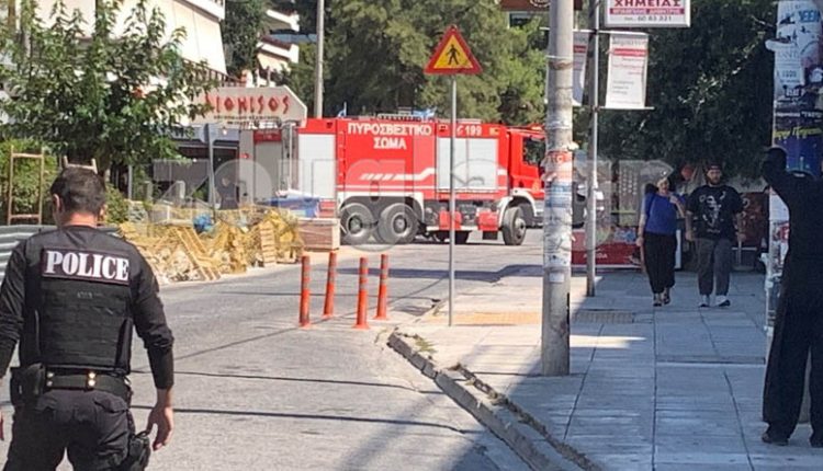 Αποκλεισμένη η πλατεία της Αγίας Παρασκευής λόγω διαρροής φυσικού αερίου