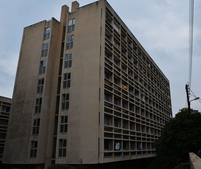 23χρονος έπεσε στο κενό από τις φοιτητικές εστίες