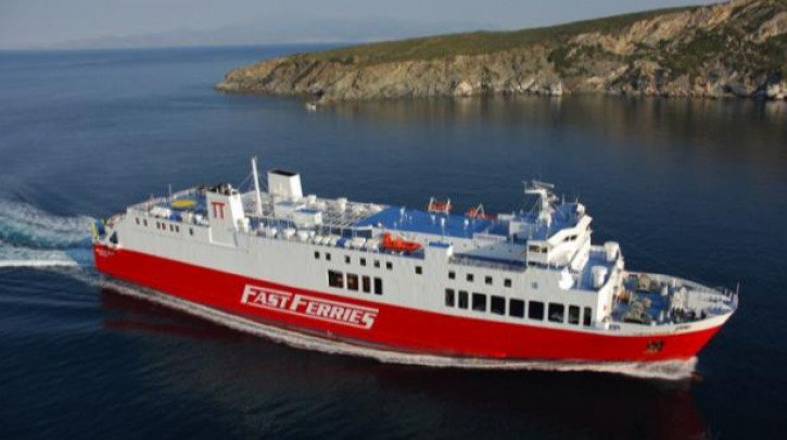 Ταλαιπωρία για εκατοντάδες επιβάτες – Μηχανική βλάβη στο πλοίο “Θεολόγος”